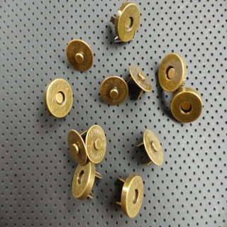 Magnetické zapínání staromosazné 14 mm